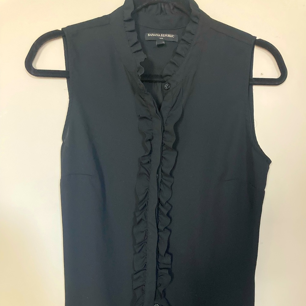 Sleeveless blouse